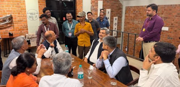 बस्तर में बदलाव की नई तस्वीर पेश कर रहा &lsquo;पण्डुम कैफे&rsquo;, पुनर्वास से स्वावलंबन तक की प्रेरक कहानी देख गदगद हुए वरिष्ठ अधिकारी