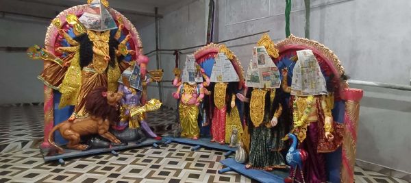 मां भवानी के स्वागत को तैयार हो रहा नारायणपुर, हाथी पर सवार होकर आएंगी जगत जननी;नारायणपुर में प्रतिमाएं तैयार, भव्य पंडाल सजाने में जुटी पूजा समिति