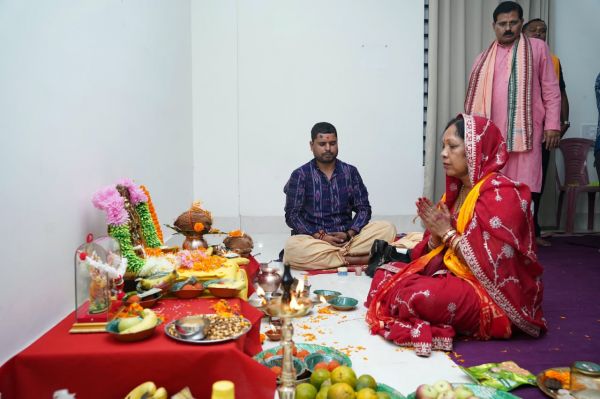 हनुमान चालीसा के पाठ से मिलती है सकारात्मक ऊर्जा, शक्ति और आत्मबल, मुख्यमंत्री विष्णुदेव साय की धर्मपत्नी कौशल्या साय ने हर घर में नियमित पाठ करने का किया आह्वान