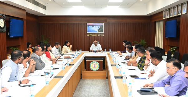 सीएम हेल्पलाइन की शिकायतों पर मुख्य सचिव सख्त, बोले- केवल औपचारिकता नहीं, नागरिकों की समस्याओं का वास्तविक समाधान करें अधिकारी