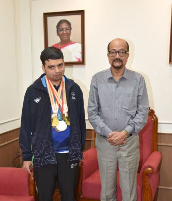 विशेष ओलंपिक में इभानन साहू की स्वर्णिम उपलब्धि से छत्तीसगढ़ गौरवान्वित, राज्यपाल रमेन डेका बोले&mdash;अदम्य इच्छाशक्ति और परिश्रम का प्रेरणादायी उदाहरण है यह सफलता