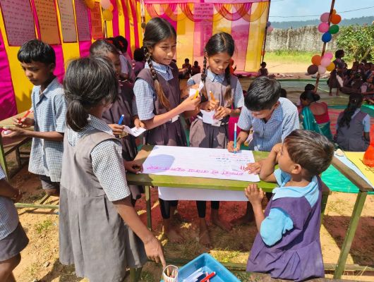 प्राथमिक शाला पटिया के भाषा मेले में बच्चों की रचनात्मकता और प्रतिभा का अनूठा संगम, यूथ क्लब की युवतियों ने प्रेमचंद की &lsquo;पंच परमेश्वर&rsquo; कहानी का किया प्रभावशाली मंचन