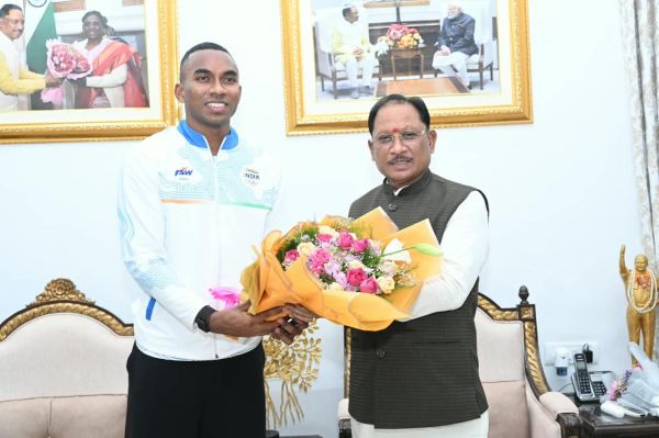 जशपुर के छोटे से गांव घुईटांगर से एशियन गेम्स के अंतरराष्ट्रीय मंच तक पहुंचे अनिमेष कुजूर, कांस्य पदक जीतकर बढ़ाया छत्तीसगढ़ का मान, मुख्यमंत्री विष्णु देव साय ने मुलाकात कर दी बधाई