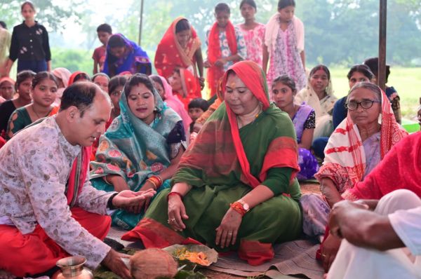 गोर्रीपारा में विकास की नई नींव, विधायक गोमती साय ने सामुदायिक भवन निर्माण का किया भूमिपूजन, ग्रामीणों को मिलेगी सामाजिक आयोजनों की बेहतर सुविधा