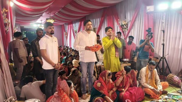 महाअष्टमी पर नारायणपुर के दुर्गा पूजा पंडाल और जनसेवा अभेद आश्रम पहुंचे नगर पंचायत अध्यक्ष विनयशील, पूजा-अर्चना और संध्या आरती में शामिल होकर लिया आशीर्वाद,क्षेत्र की खुशहाली की कामना की
