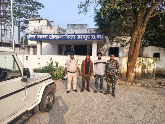 डायल-112 वाहन पर दाउली से हमला, सरकारी गाड़ी के शीशे तोड़े और आरक्षक को किया घायल; दूसरी ओर शादी का झांसा देकर युवती से दुष्कर्म का आरोप, लोदाम पुलिस ने दोनों आरोपियों को भेजा जेल
