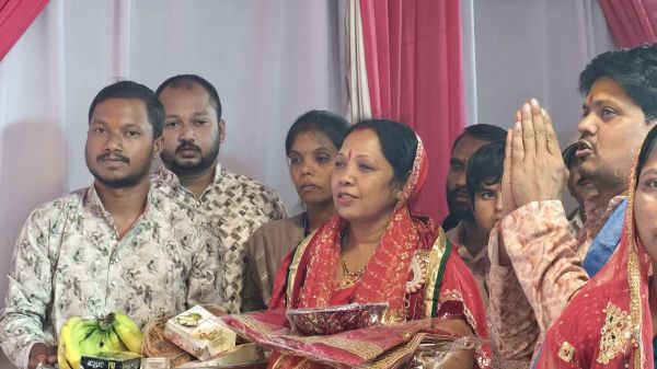 महानवमी पर नारायणपुर के दुर्गा पंडाल में पहुंचीं मुख्यमंत्री विष्णुदेव साय की धर्मपत्नी कौशल्या साय, मां भवानी की भव्य आरती में शामिल होकर क्षेत्रवासियों के सुख, शांति और समृद्धि की कामना की