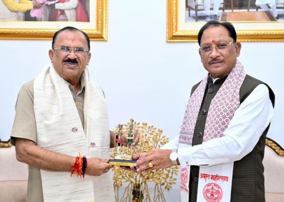 मुख्यमंत्री विष्णु देव साय से राजस्थान विधानसभा अध्यक्ष वासुदेव देवनानी की सौजन्य भेंट, मुख्यमंत्री निवास में हुआ आत्मीय स्वागत