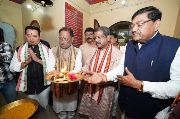 मुख्यमंत्री विष्णु देव साय ने रामचंडी मंदिर में की पूजा-अर्चना, प्रदेश की सुख-समृद्धि और खुशहाली की कामना