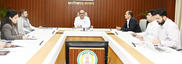 छत्तीसगढ़ में औद्योगिक निवेश और विकास परियोजनाओं को मिलेगी रफ्तार, मुख्य सचिव ने नवा रायपुर से बिलासपुर तक की योजनाओं की समीक्षा कर दिए अहम निर्देश